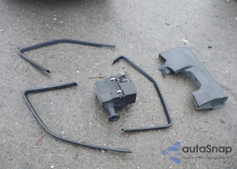 1989 BMW 525 I Automatic z USA, uszkodzony, nr VIN WBAHC2303KBE21591